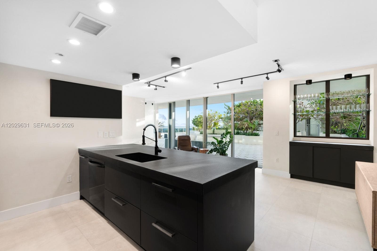 5875 Collins Ave # 501, Miami Beach FL 33140 — 6
