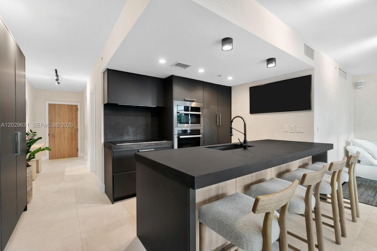 5875 Collins Ave # 501, Miami Beach FL 33140 — 4