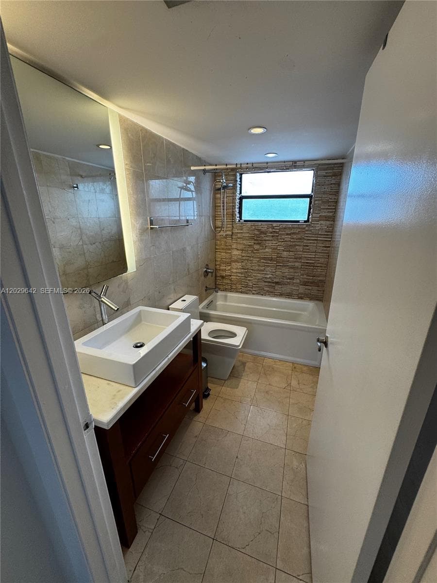1617 Jefferson Ave, Miami Beach FL 33139 — 8