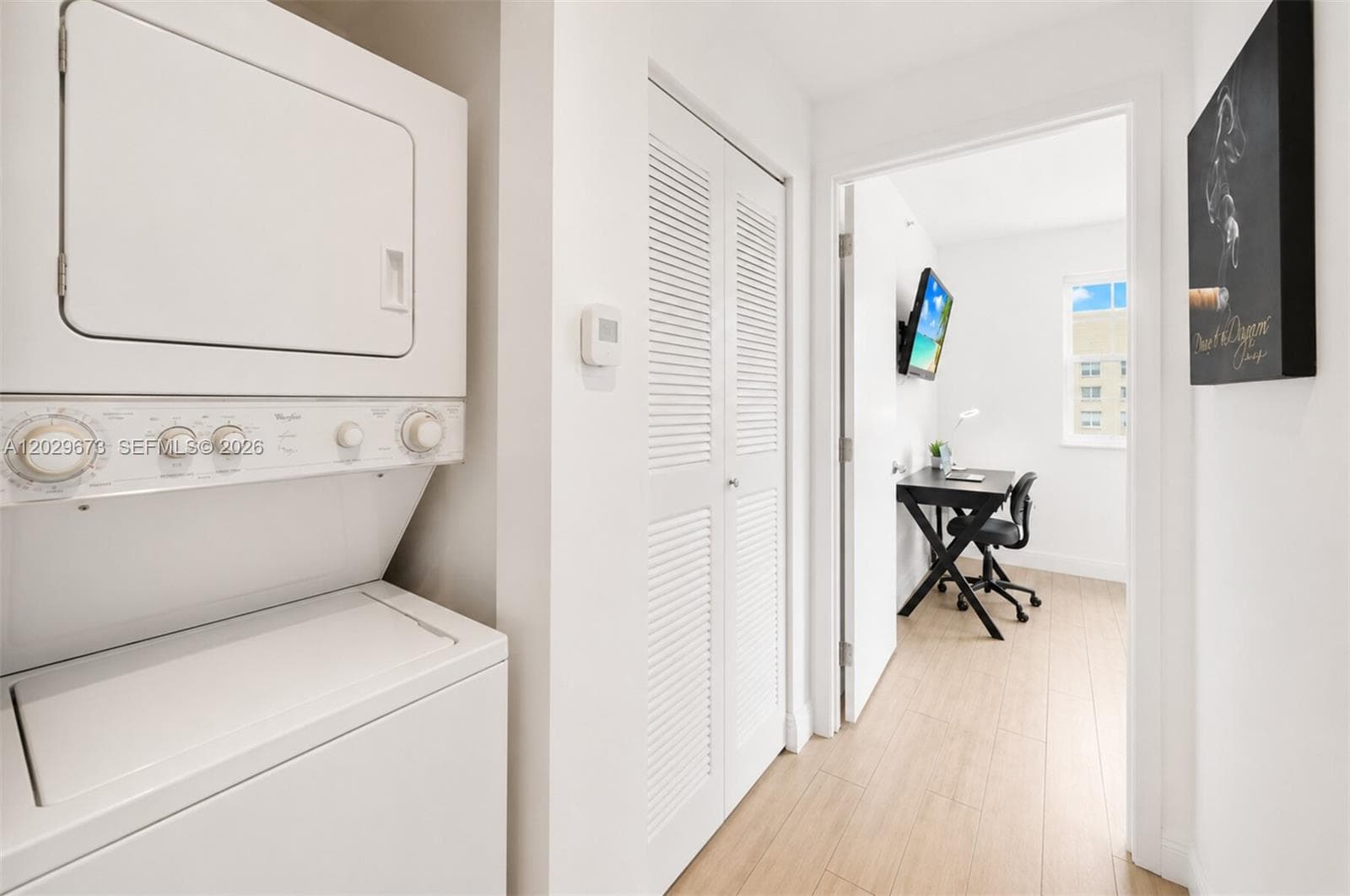 185 SE 14th Ter # 1410, Miami FL 33131 — 16