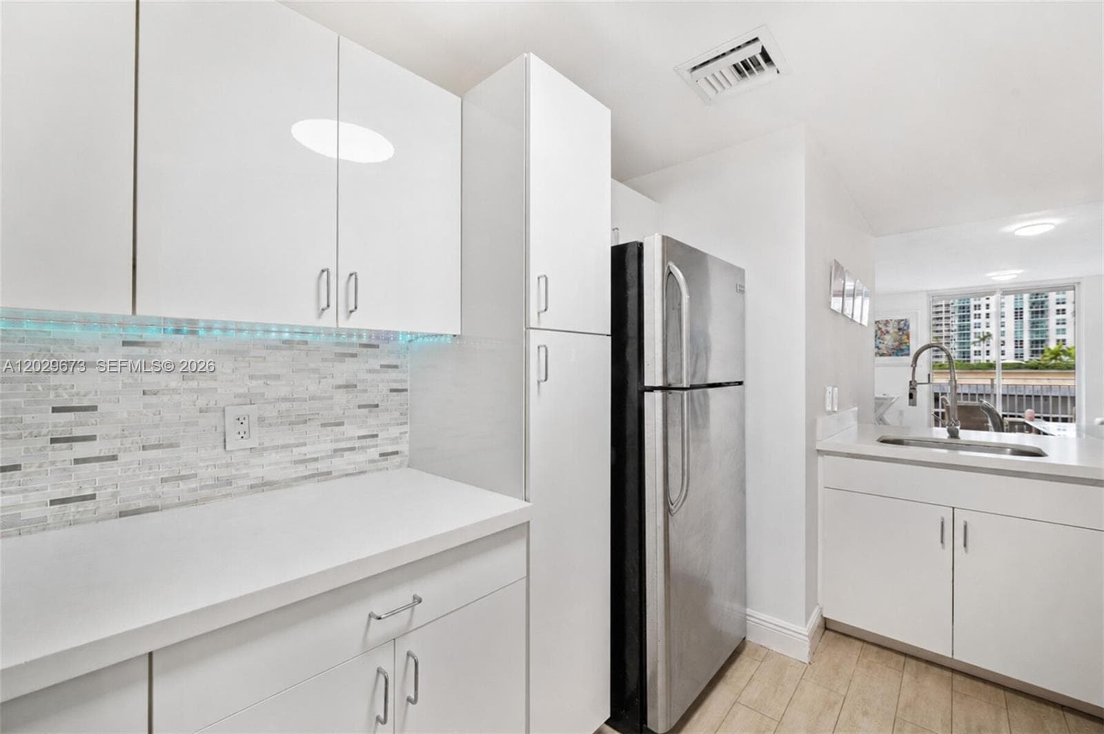 185 SE 14th Ter # 1410, Miami FL 33131 — 7