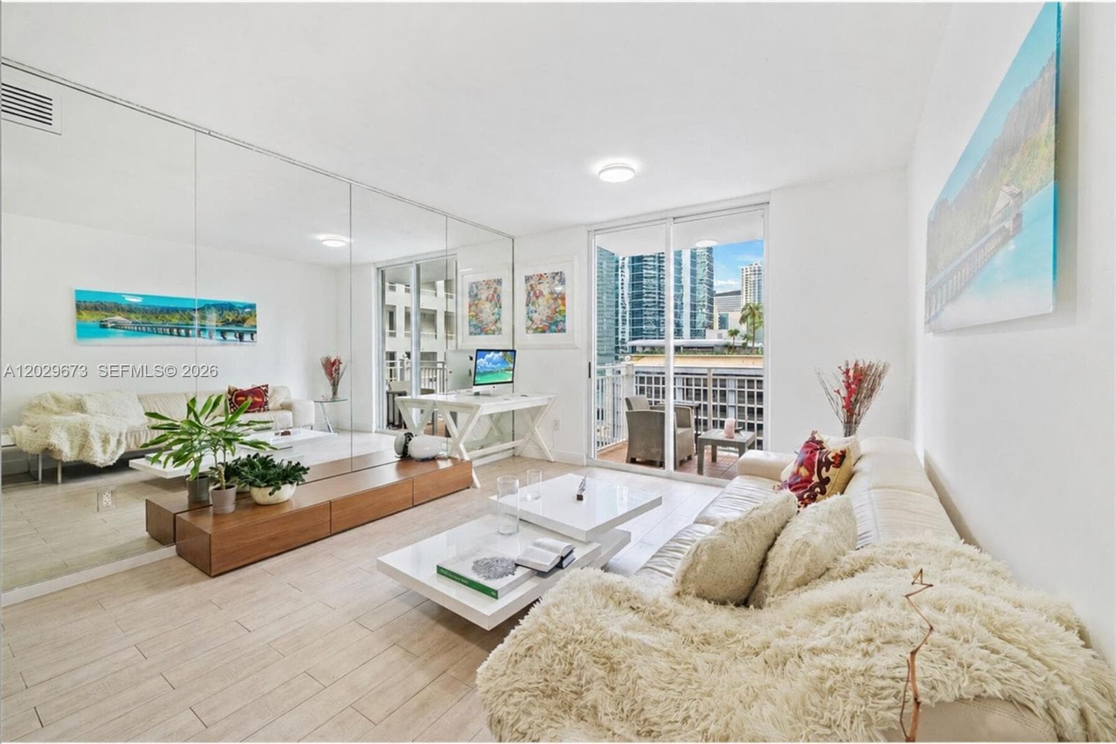 185 SE 14th Ter # 1410, Miami FL 33131 — 1