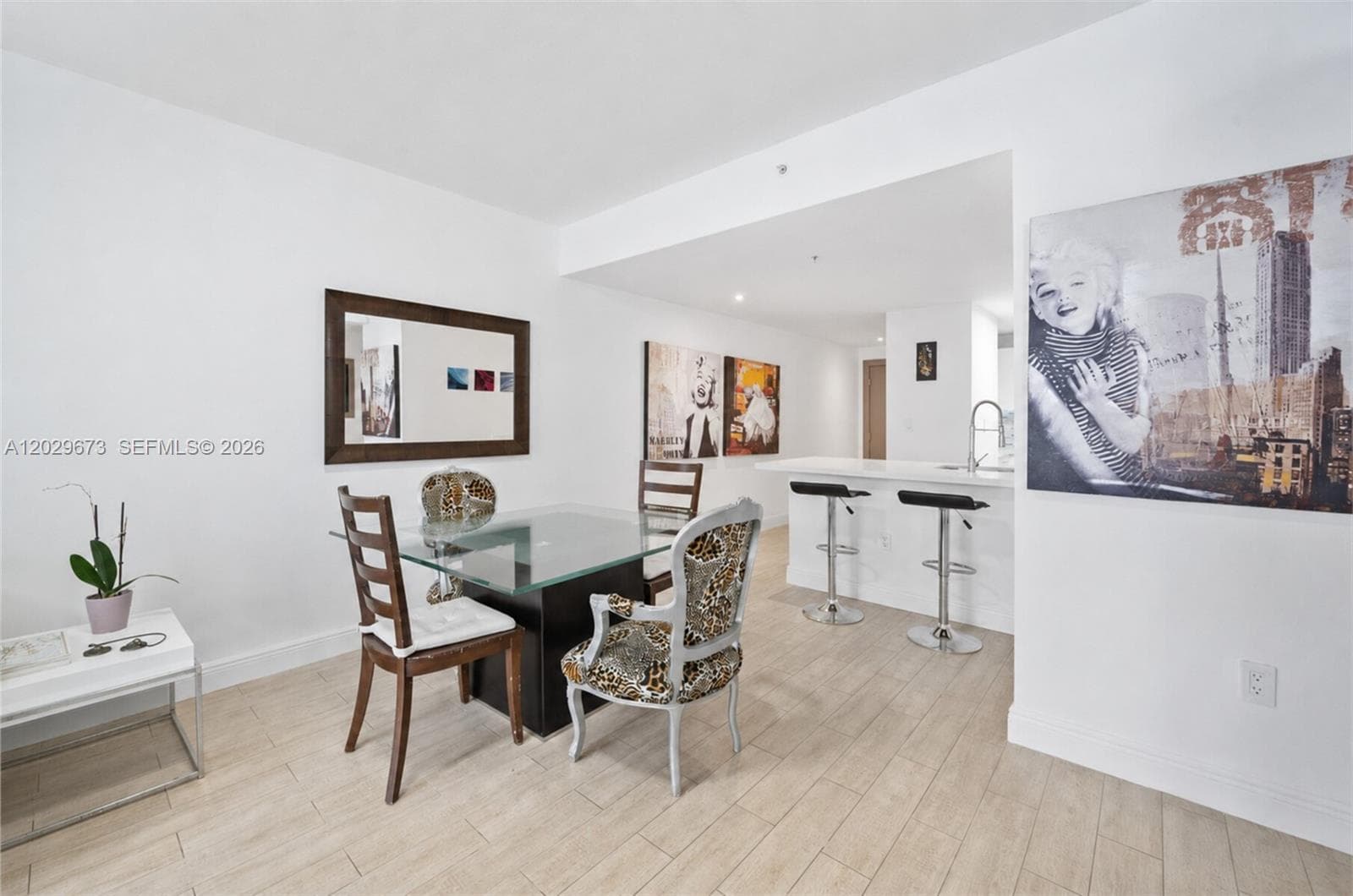 185 SE 14th Ter # 1410, Miami FL 33131 — 5