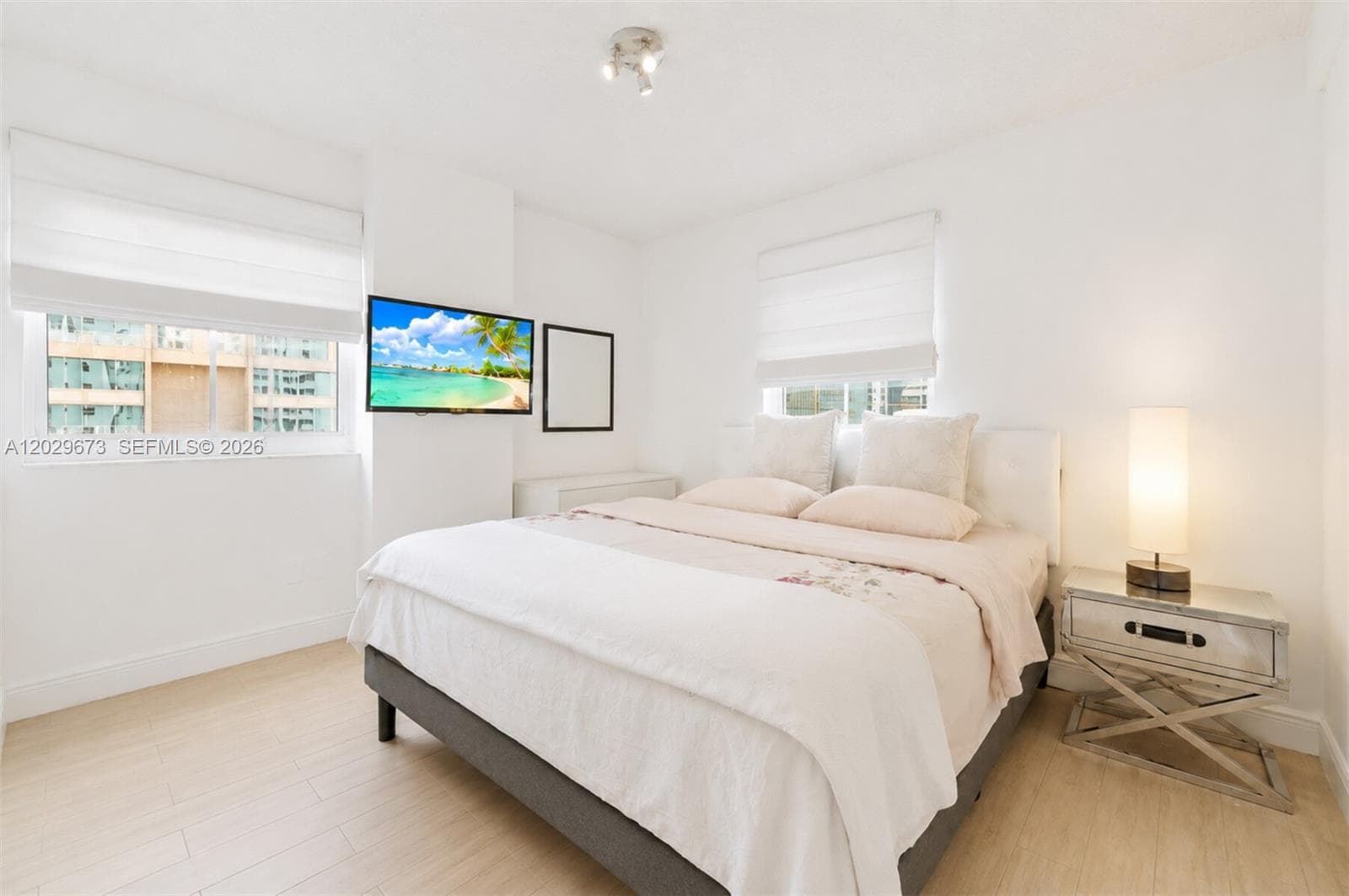 185 SE 14th Ter # 1410, Miami FL 33131 — 15