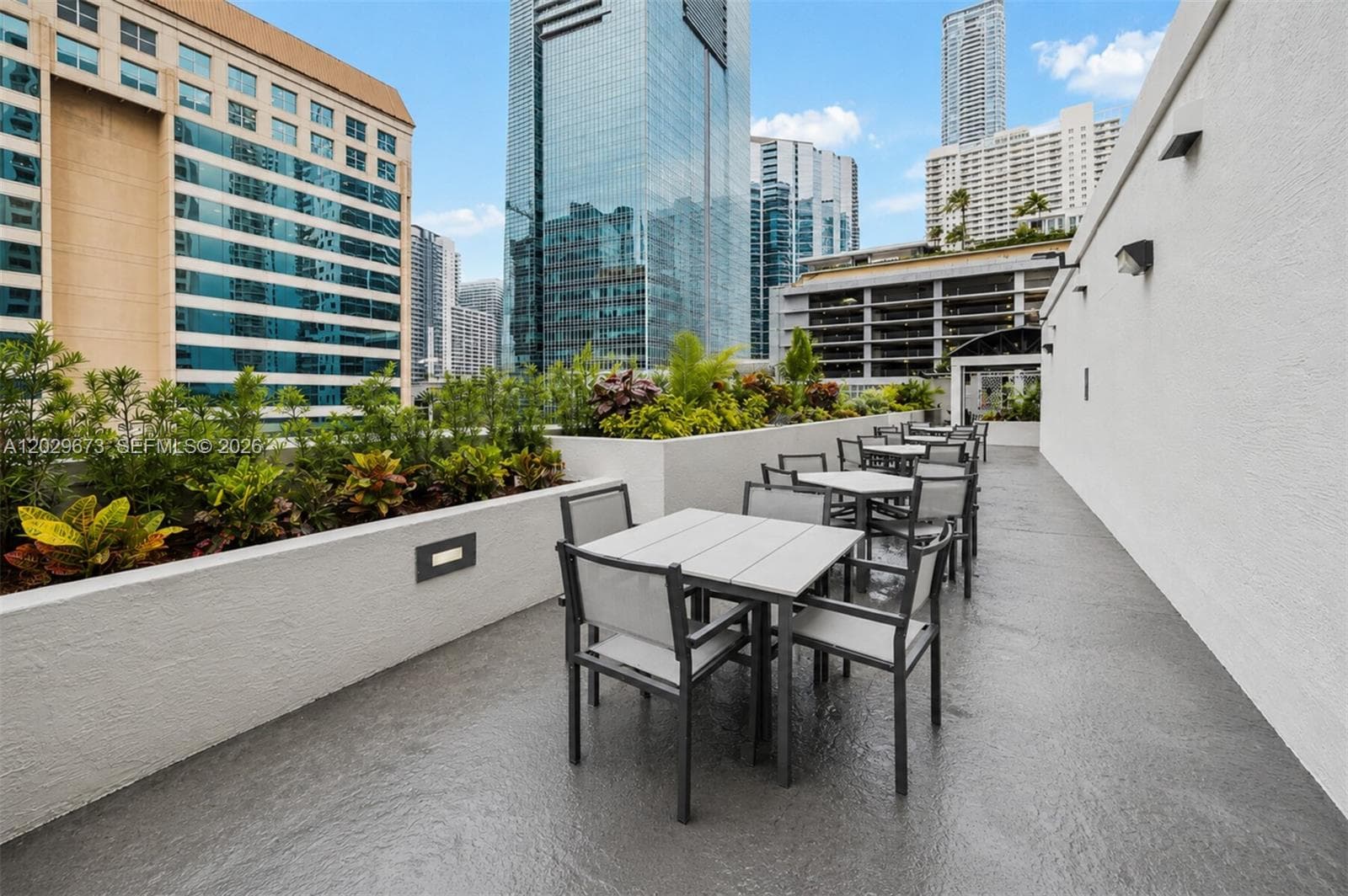 185 SE 14th Ter # 1410, Miami FL 33131 — 21