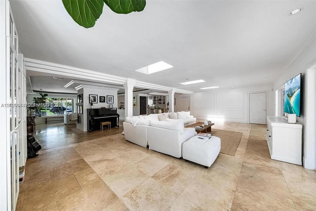 1255 NE 93rd St, Miami Shores FL 33138 — 23