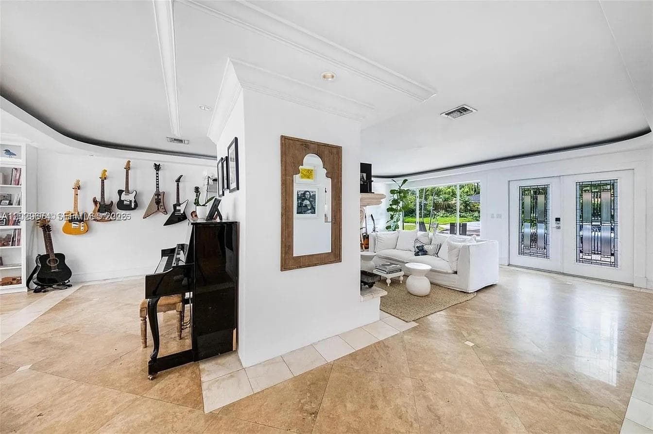 1255 NE 93rd St, Miami Shores FL 33138 — 17