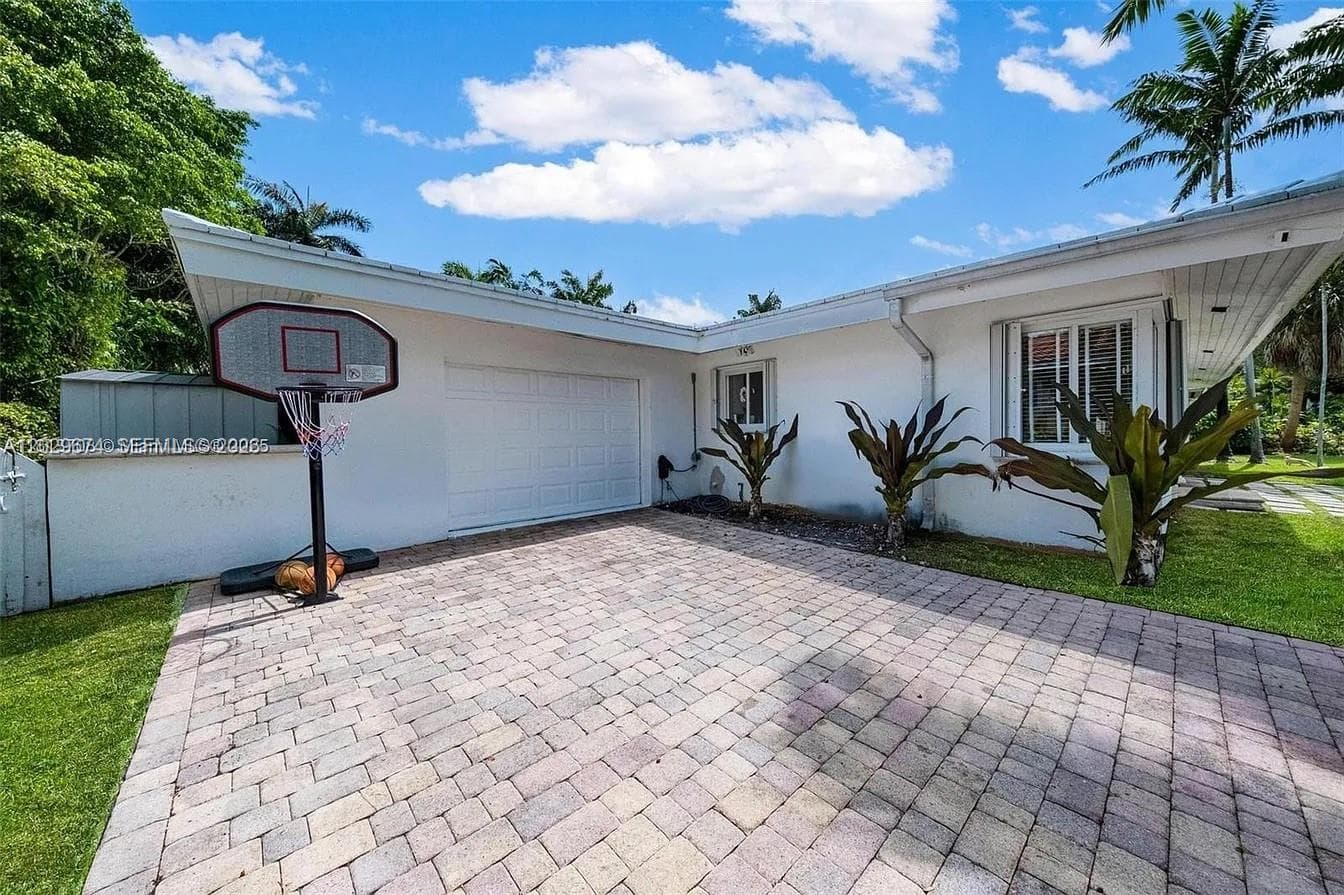 1255 NE 93rd St, Miami Shores FL 33138 — 96