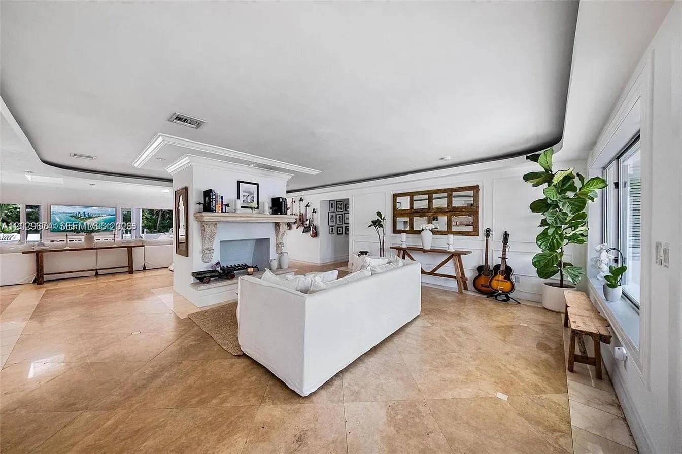 1255 NE 93rd St, Miami Shores FL 33138 — 24