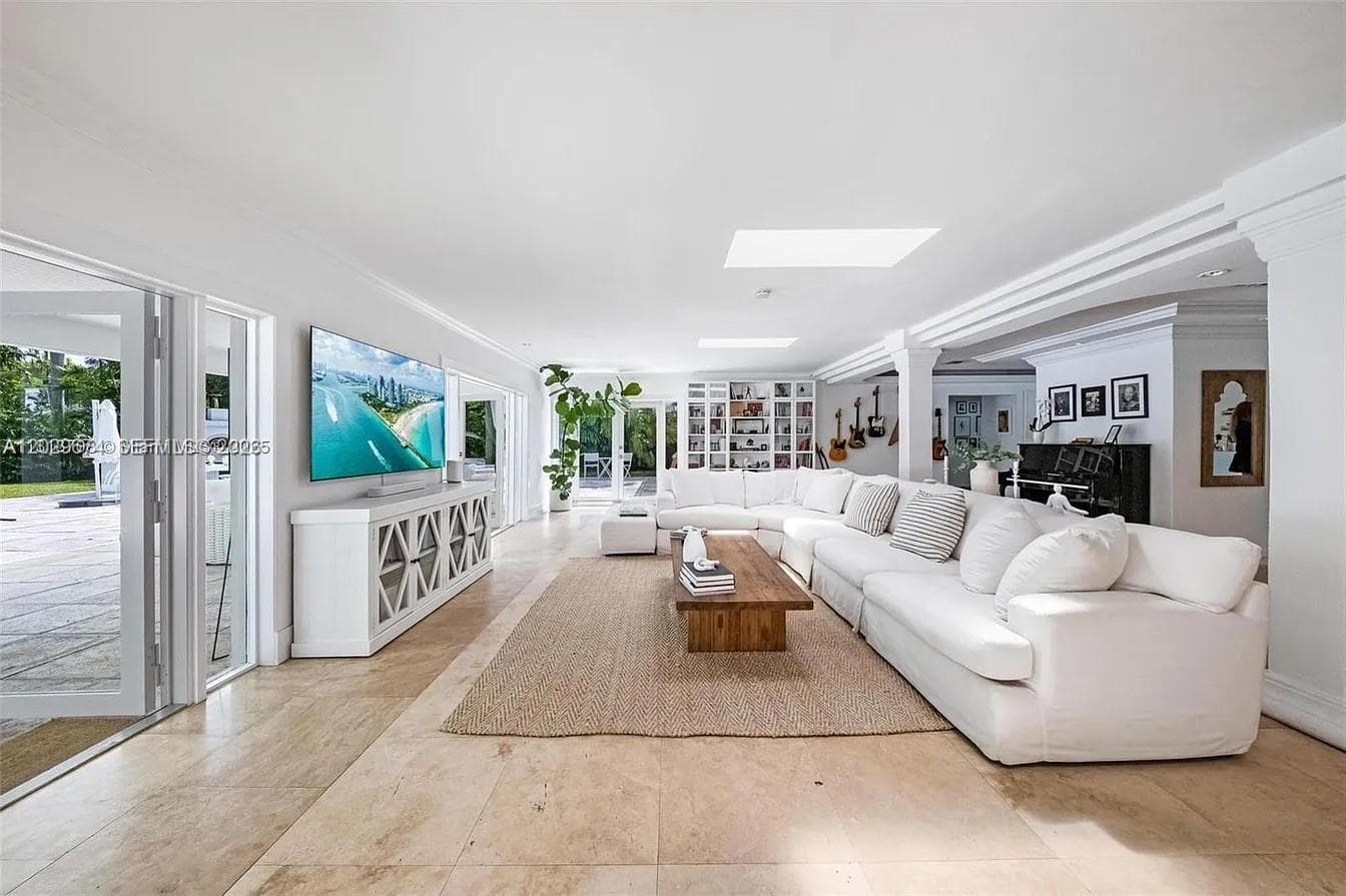 1255 NE 93rd St, Miami Shores FL 33138 — 21