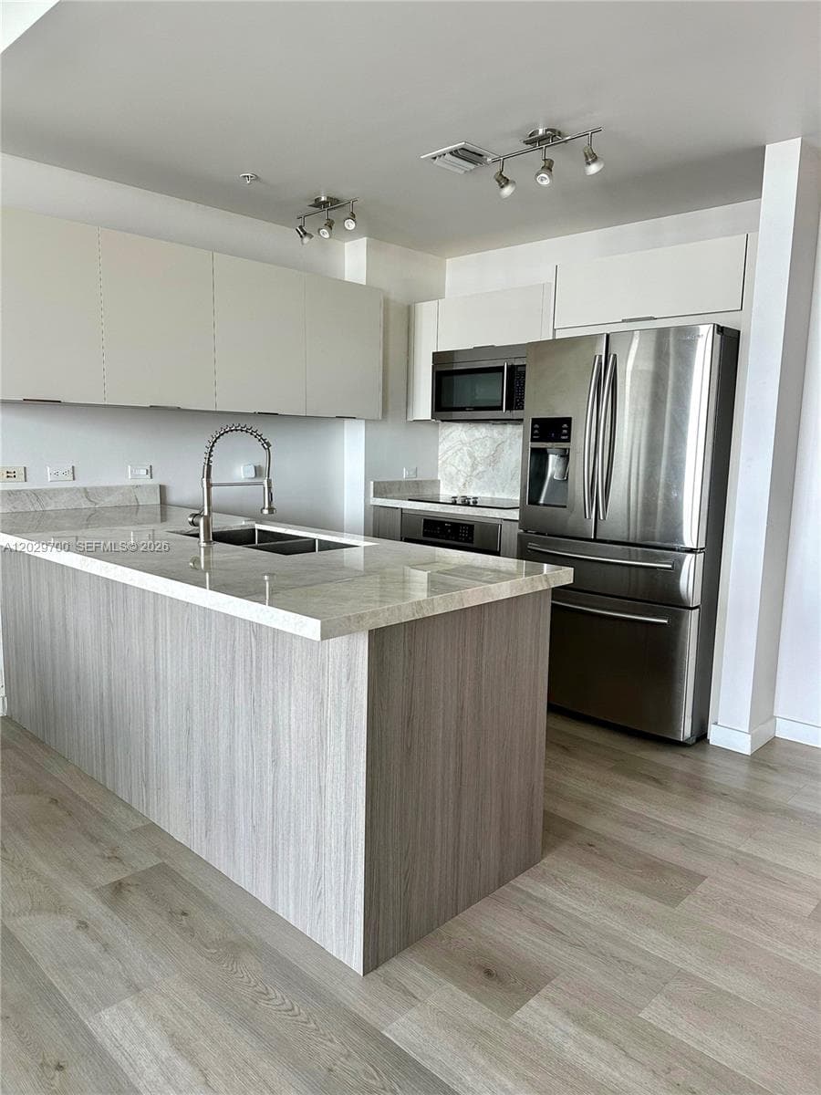 3301 NE 1st Ave # H1811, Miami FL 33137 — 2