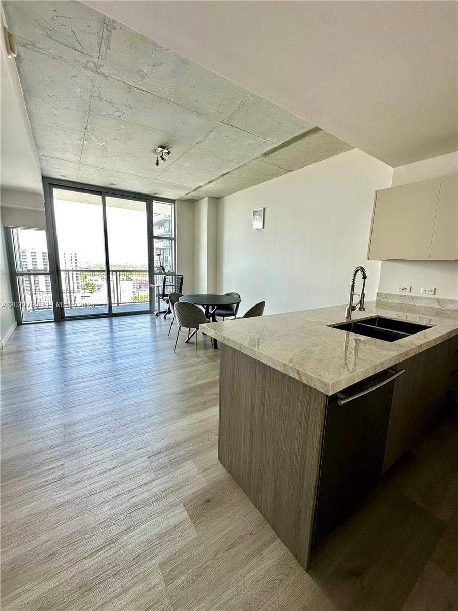 3301 NE 1st Ave # H1811, Miami FL 33137 — 1