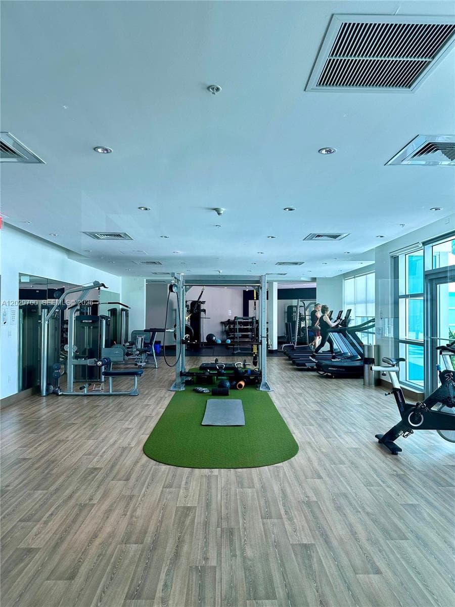 3301 NE 1st Ave # H1811, Miami FL 33137 — 14