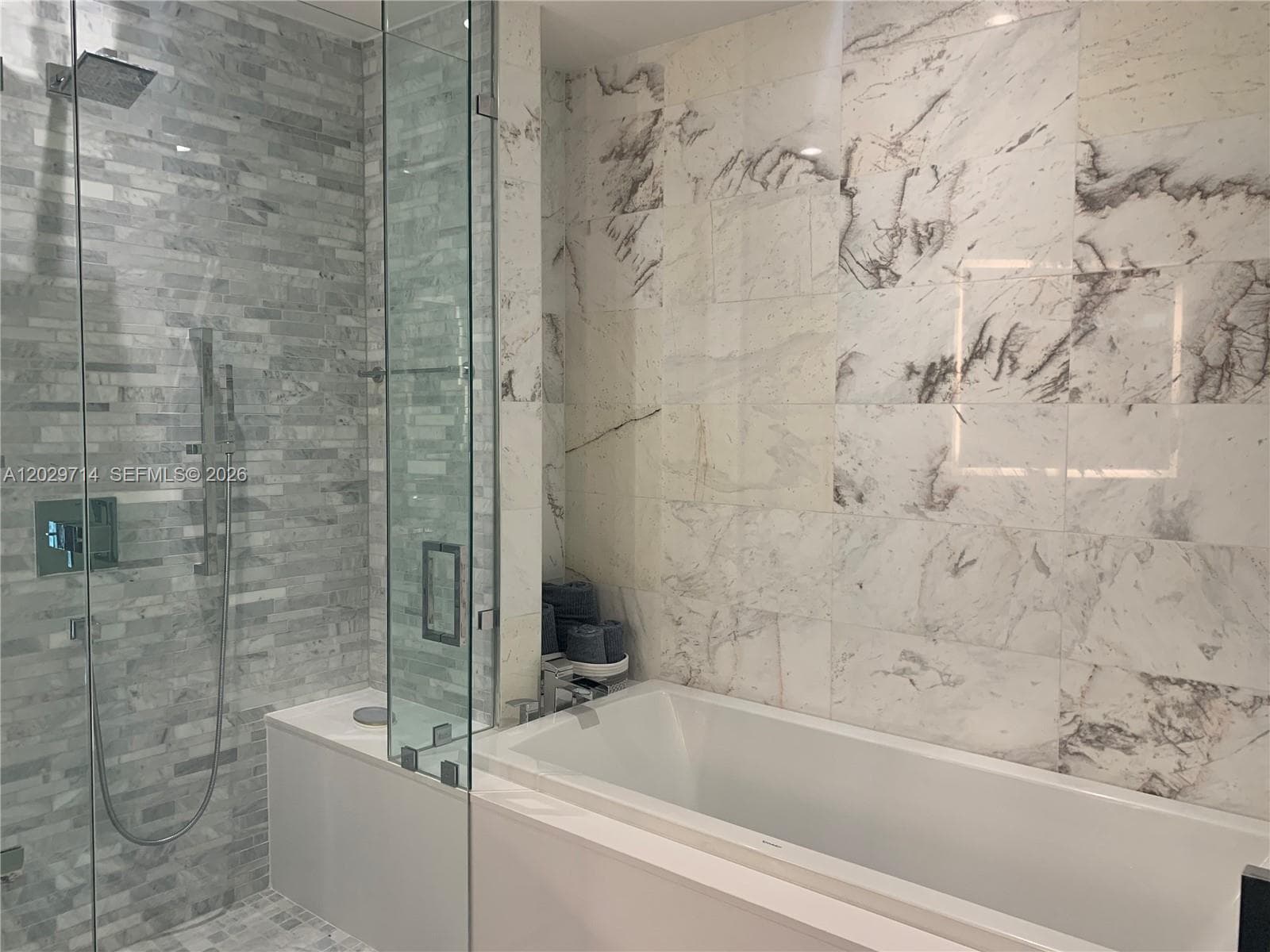 851 NE 1st Ave # 3404, Miami FL 33132 — 5