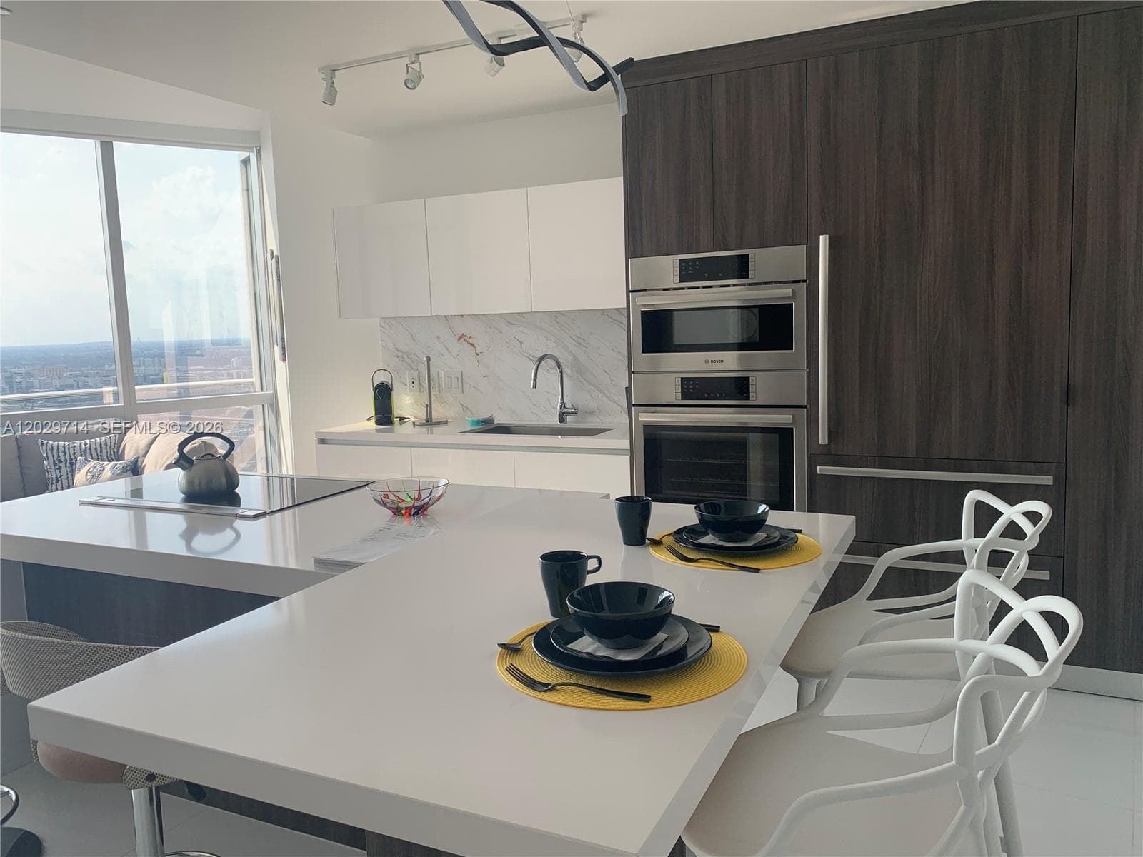 851 NE 1st Ave # 3404, Miami FL 33132 — 9