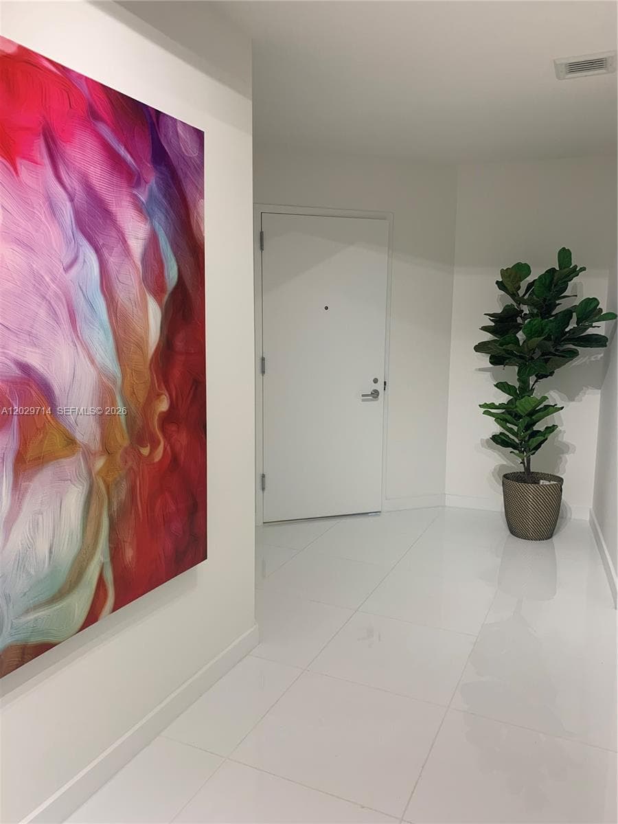 851 NE 1st Ave # 3404, Miami FL 33132 — 11