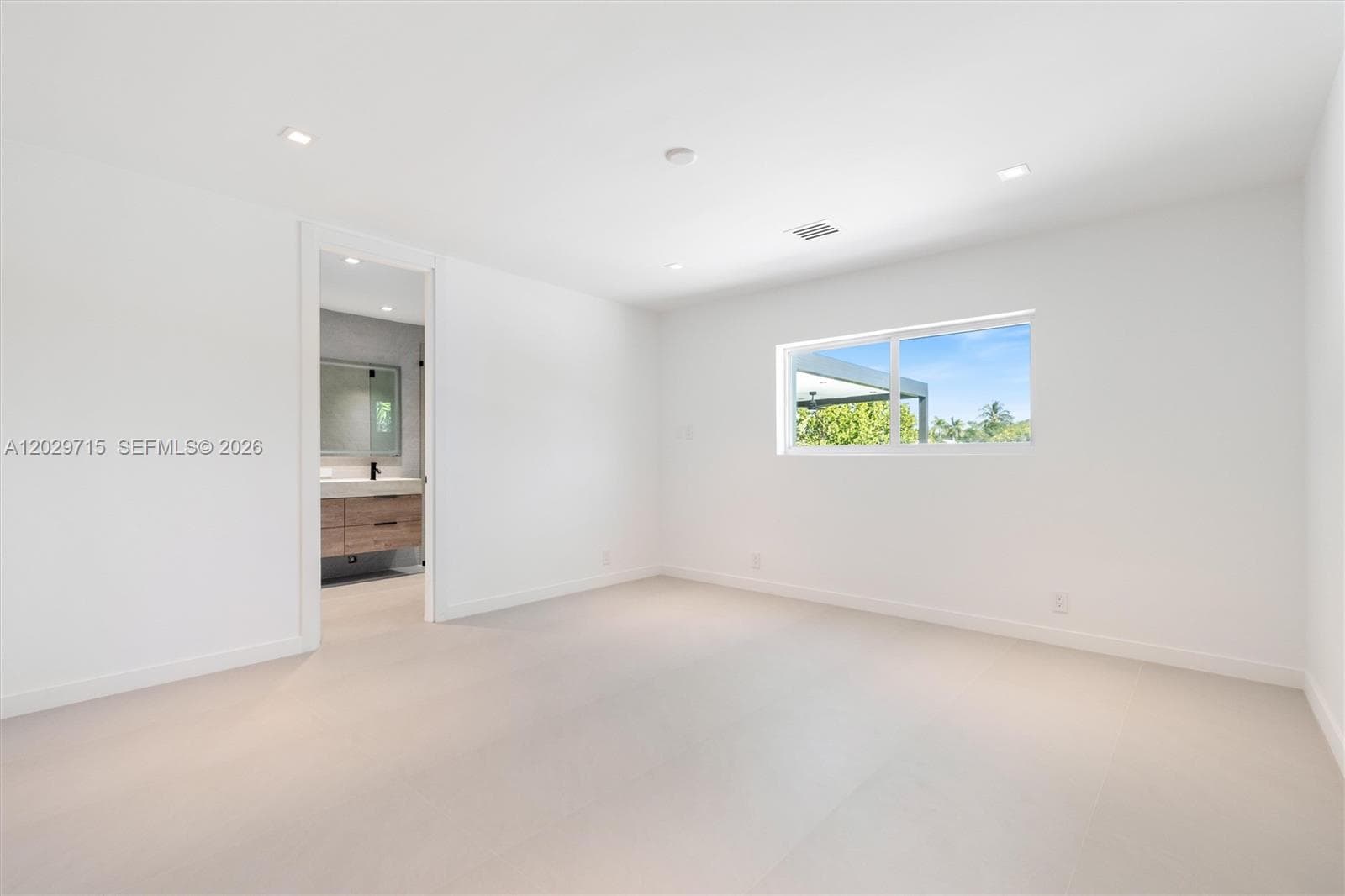 19721 NE 23rd Ave # 19721, Miami FL 33180 — 36