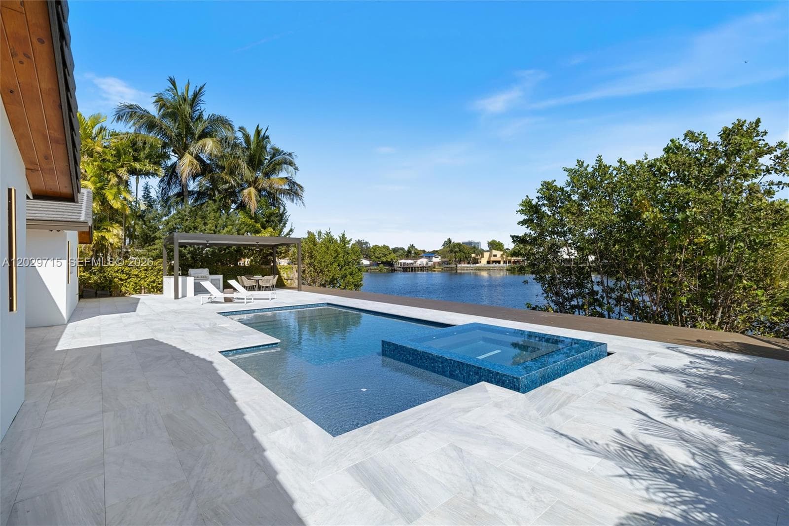 19721 NE 23rd Ave # 19721, Miami FL 33180 — 32