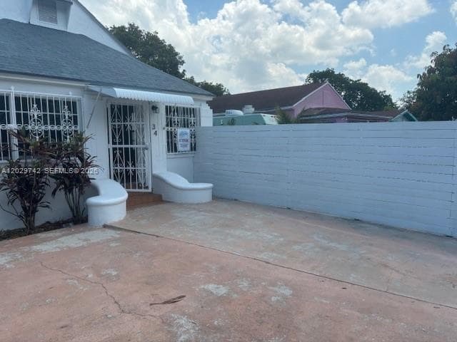 34 NW 69th St, Miami FL 33150 — 3