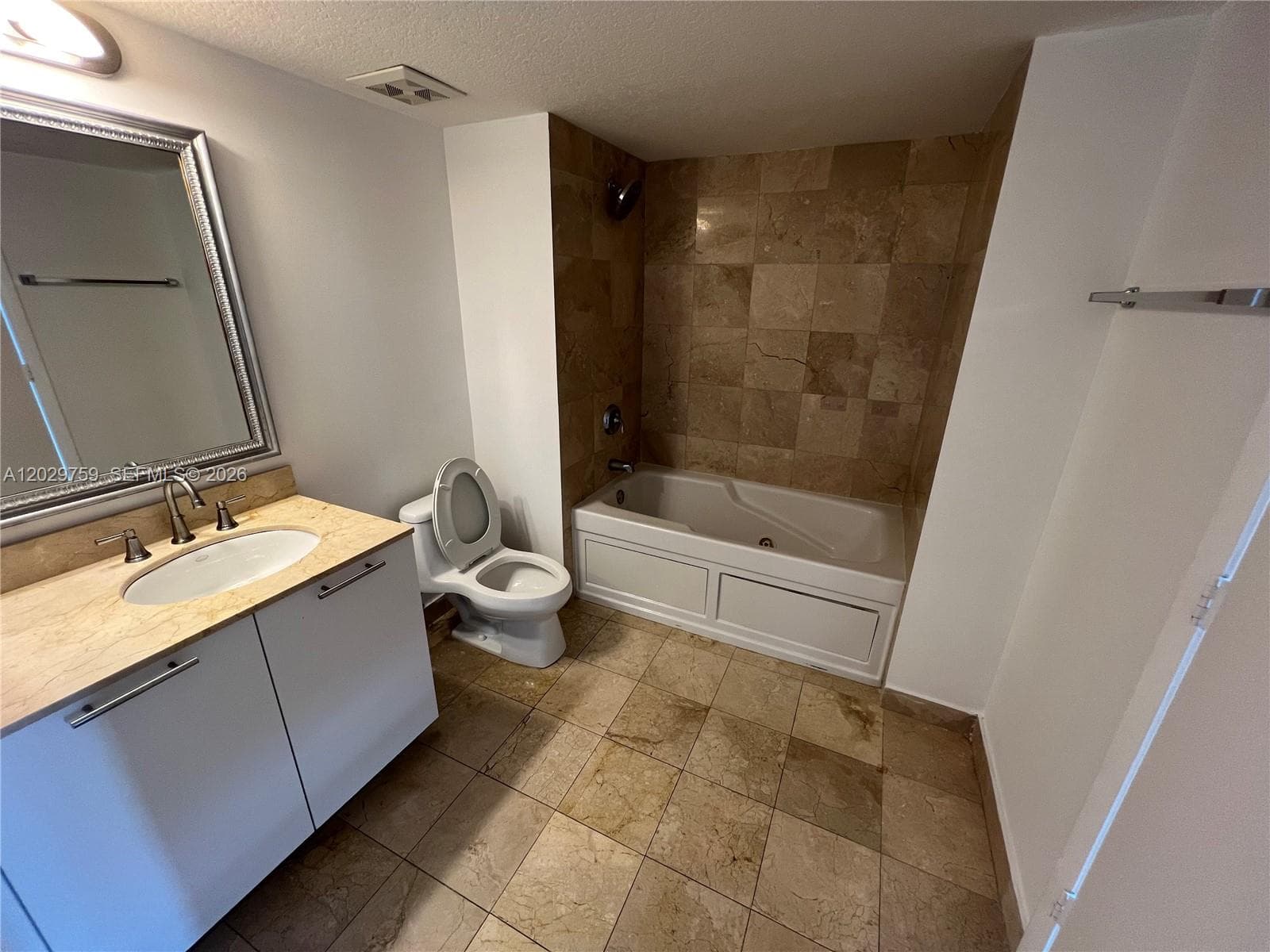 1800 N Bayshore Dr # 3904, Miami FL 33132 — 6