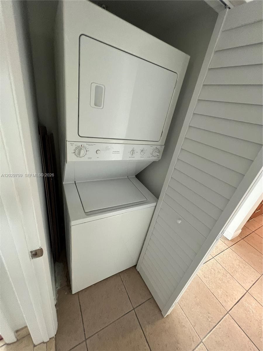 1800 N Bayshore Dr # 3904, Miami FL 33132 — 7