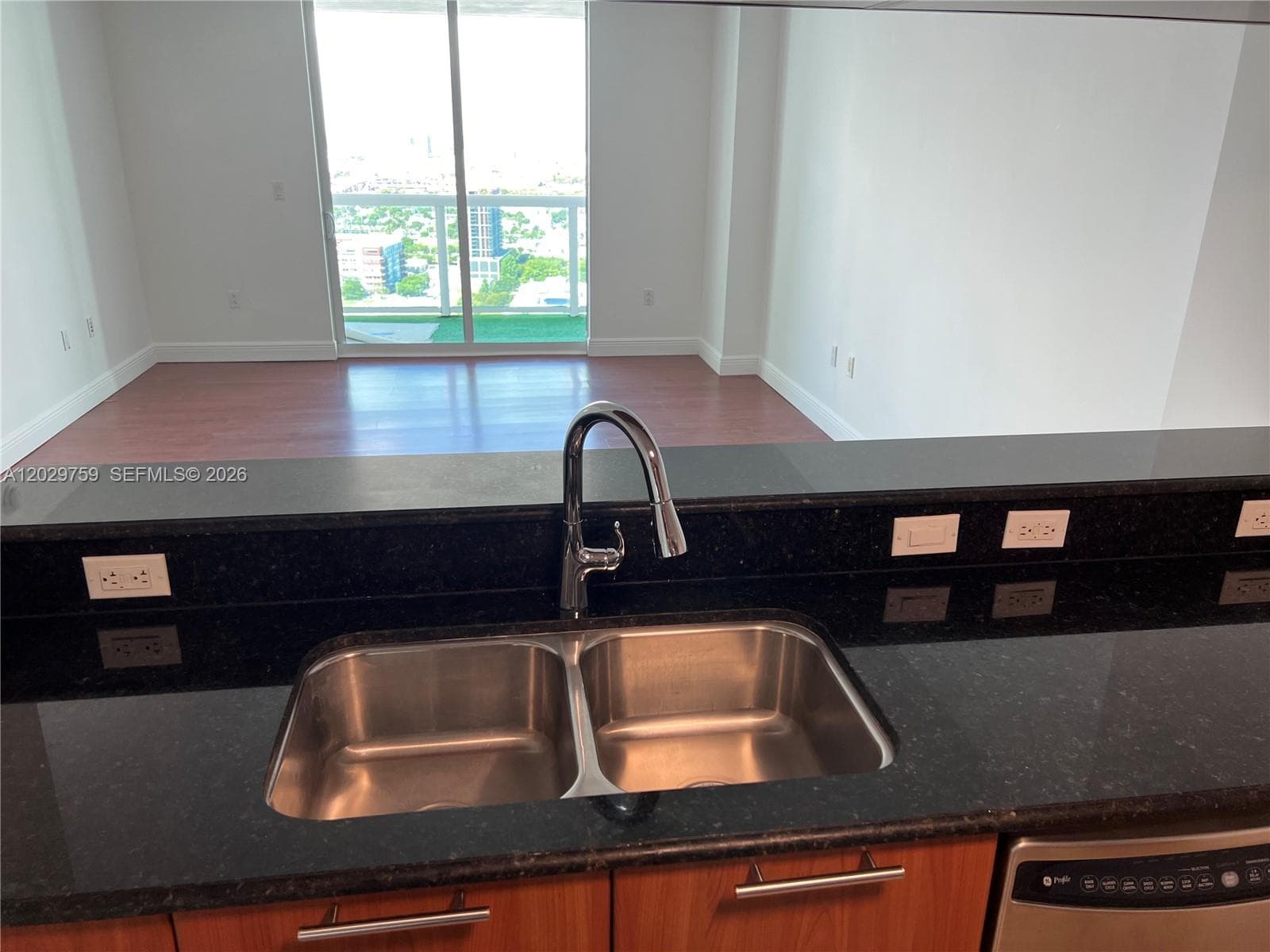 1800 N Bayshore Dr # 3904, Miami FL 33132 — 4