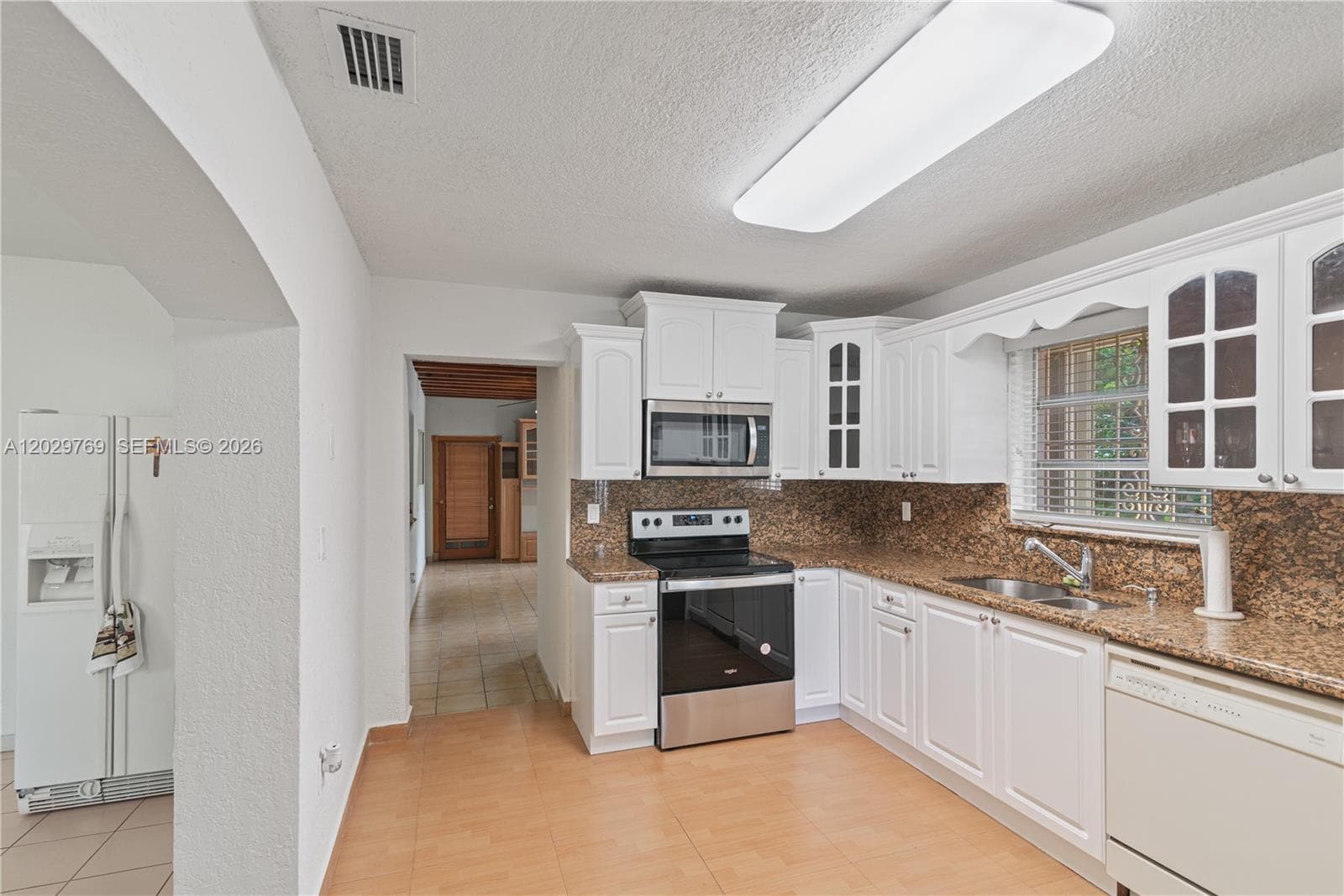 210 E 61st St, Hialeah FL 33013 — 33
