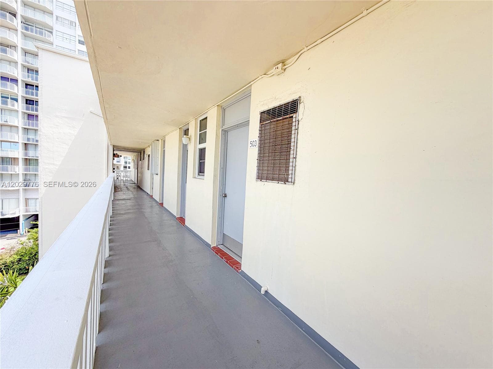 2861 Leonard Dr # F503, Aventura FL 33160 — 3