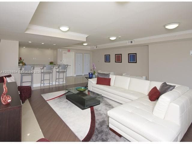 9619 Fontainebleau Blvd # 419, Miami FL 33172 — 3