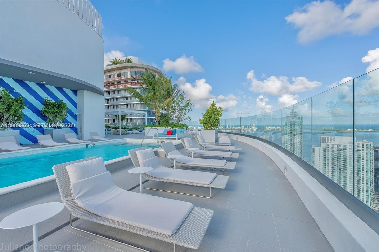 45 SW 9th St # 4204, Miami FL 33130 — 23