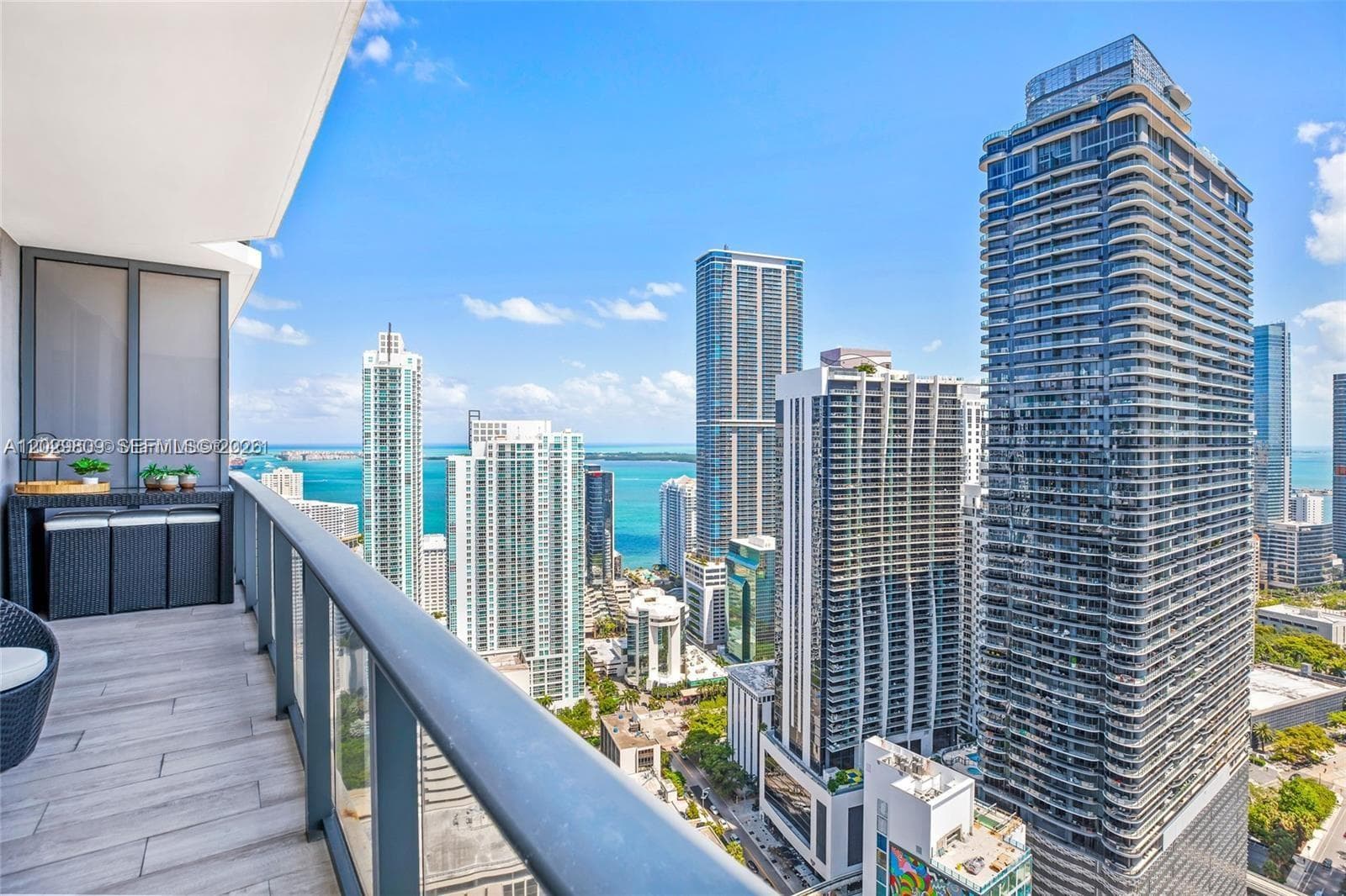 45 SW 9th St # 4204, Miami FL 33130 — 10