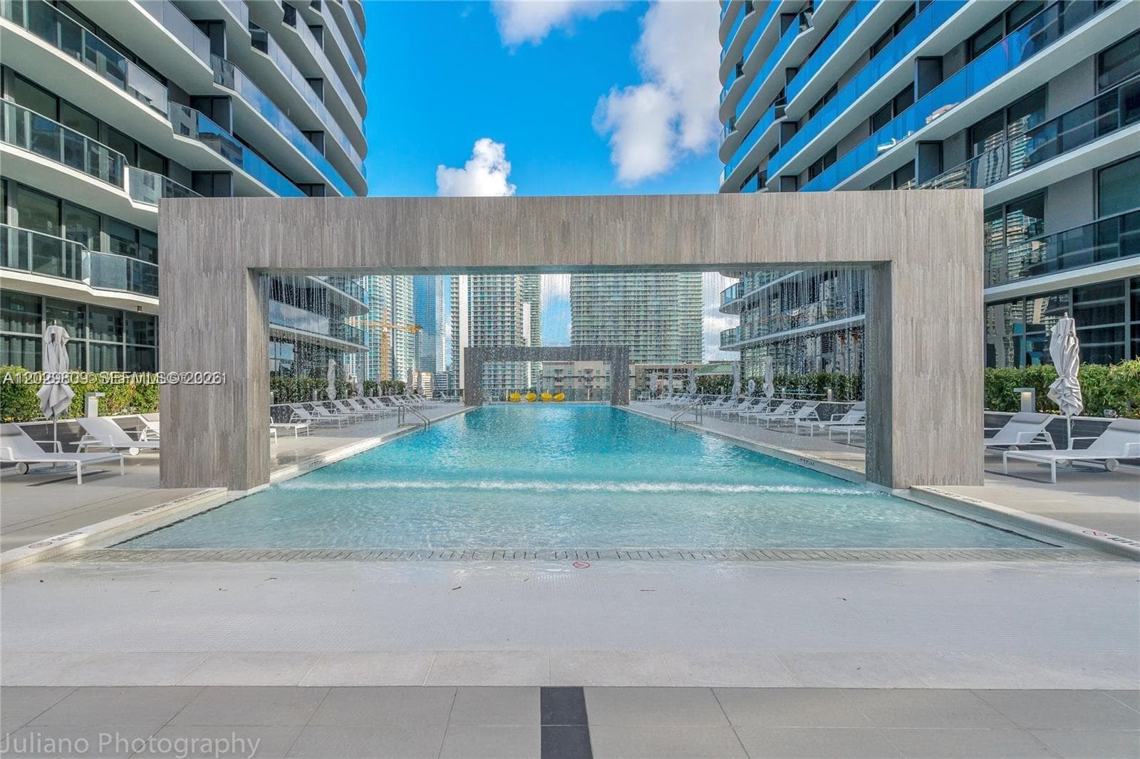 45 SW 9th St # 4204, Miami FL 33130 — 35