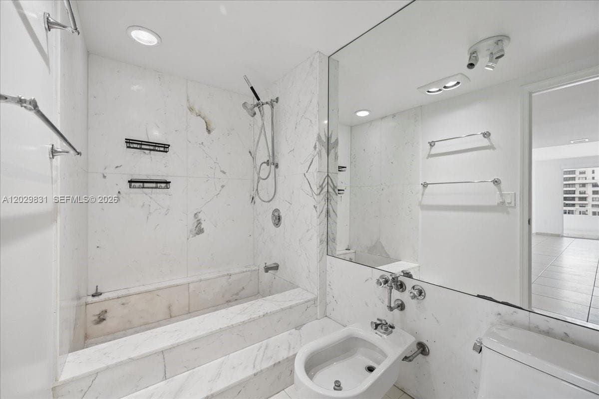199 Ocean Lane Dr # 911, Key Biscayne FL 33149 — 19
