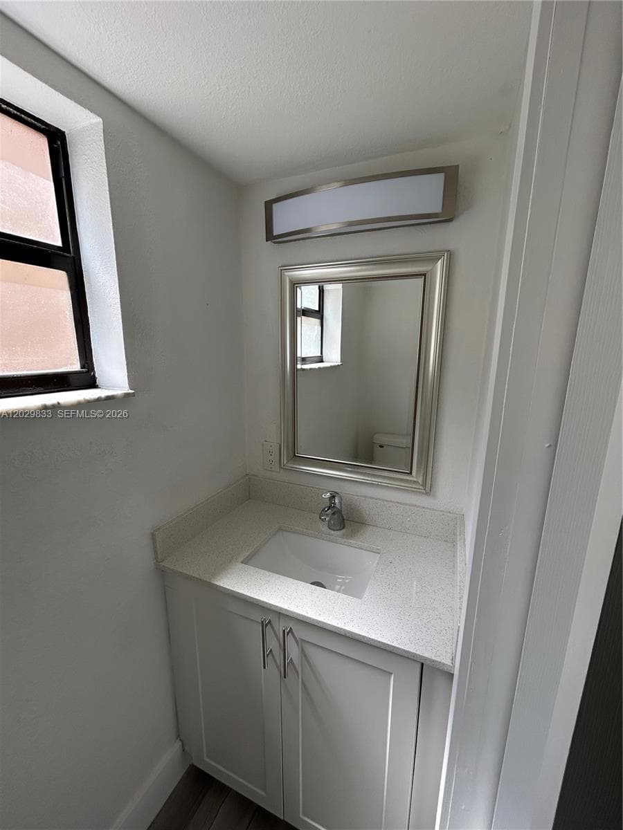 5960 W 25th Ct # 102, Hialeah FL 33016 — 10