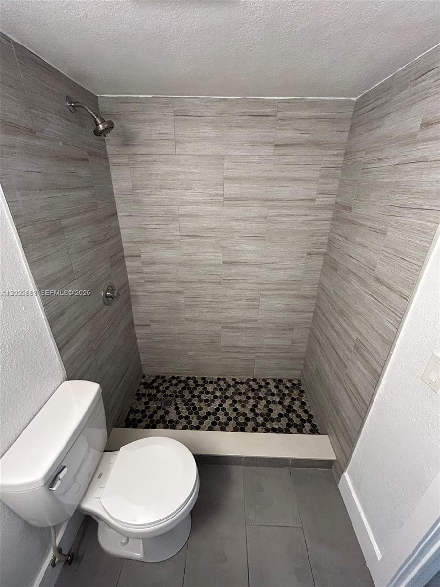 5960 W 25th Ct # 102, Hialeah FL 33016 — 18