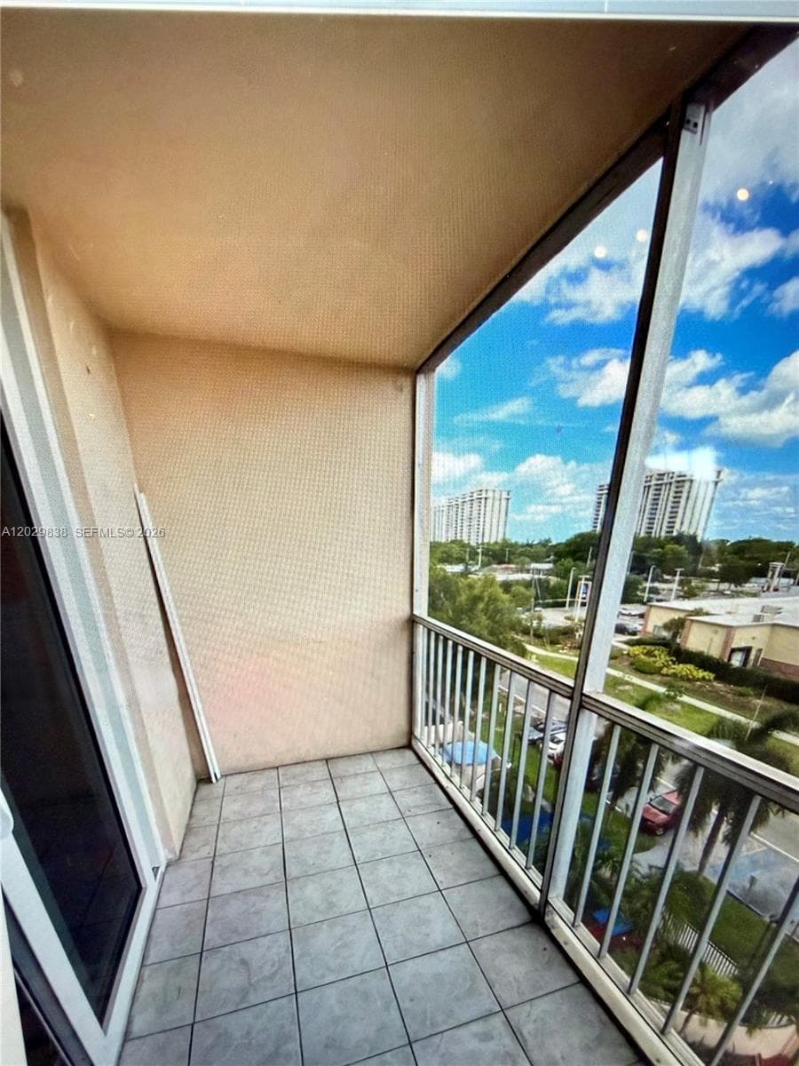 1251 NE 108th St # 617, Miami FL 33161 — 14