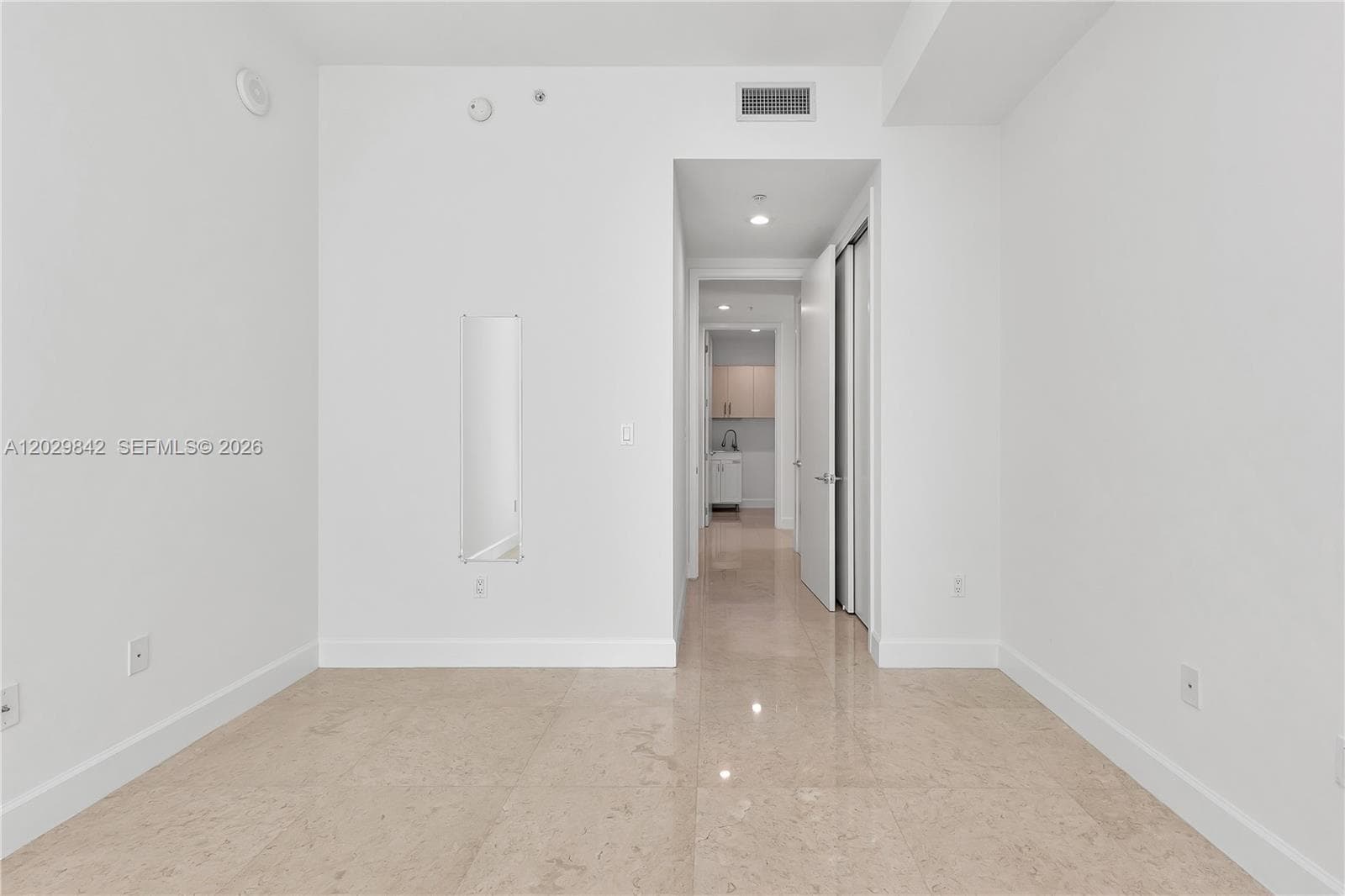 218 SE 14th St, Miami FL 33131 — 23