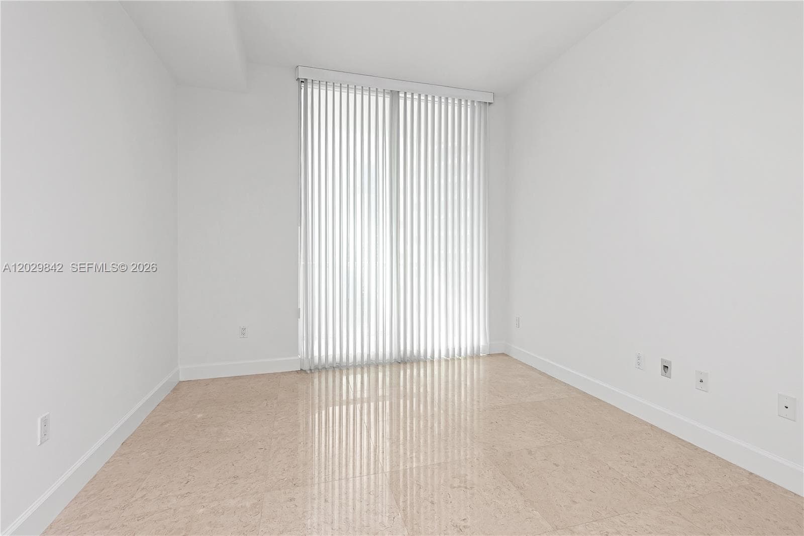 218 SE 14th St, Miami FL 33131 — 22