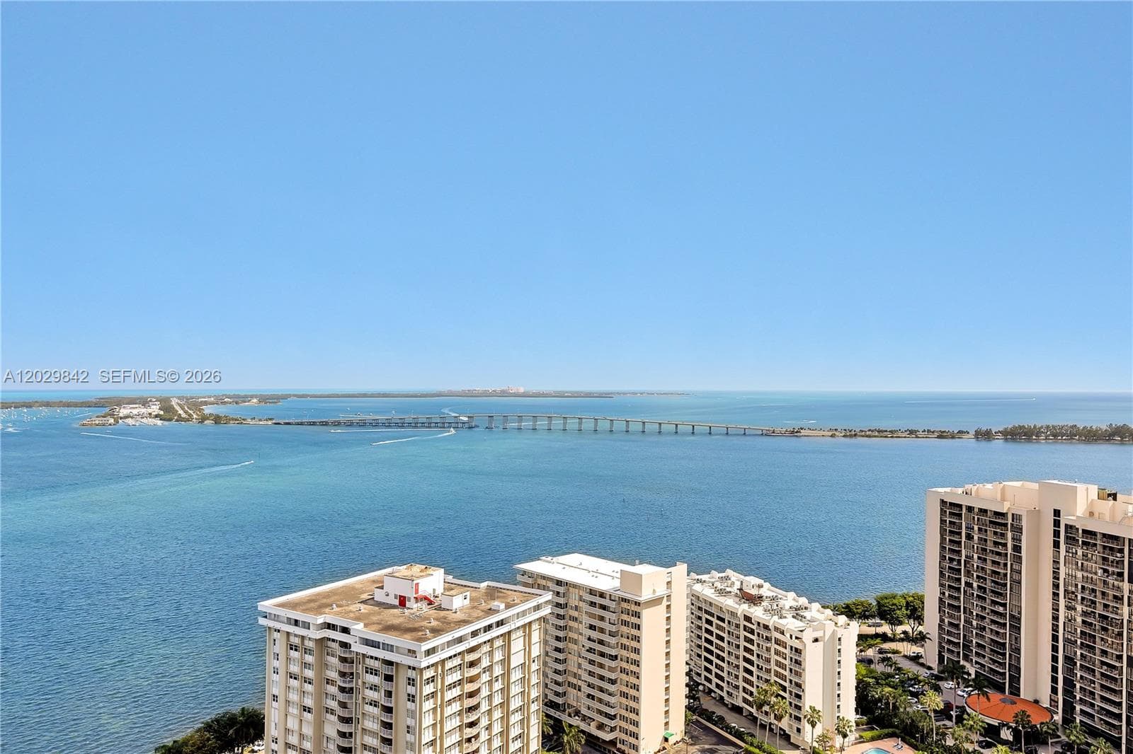 218 SE 14th St, Miami FL 33131 — 32