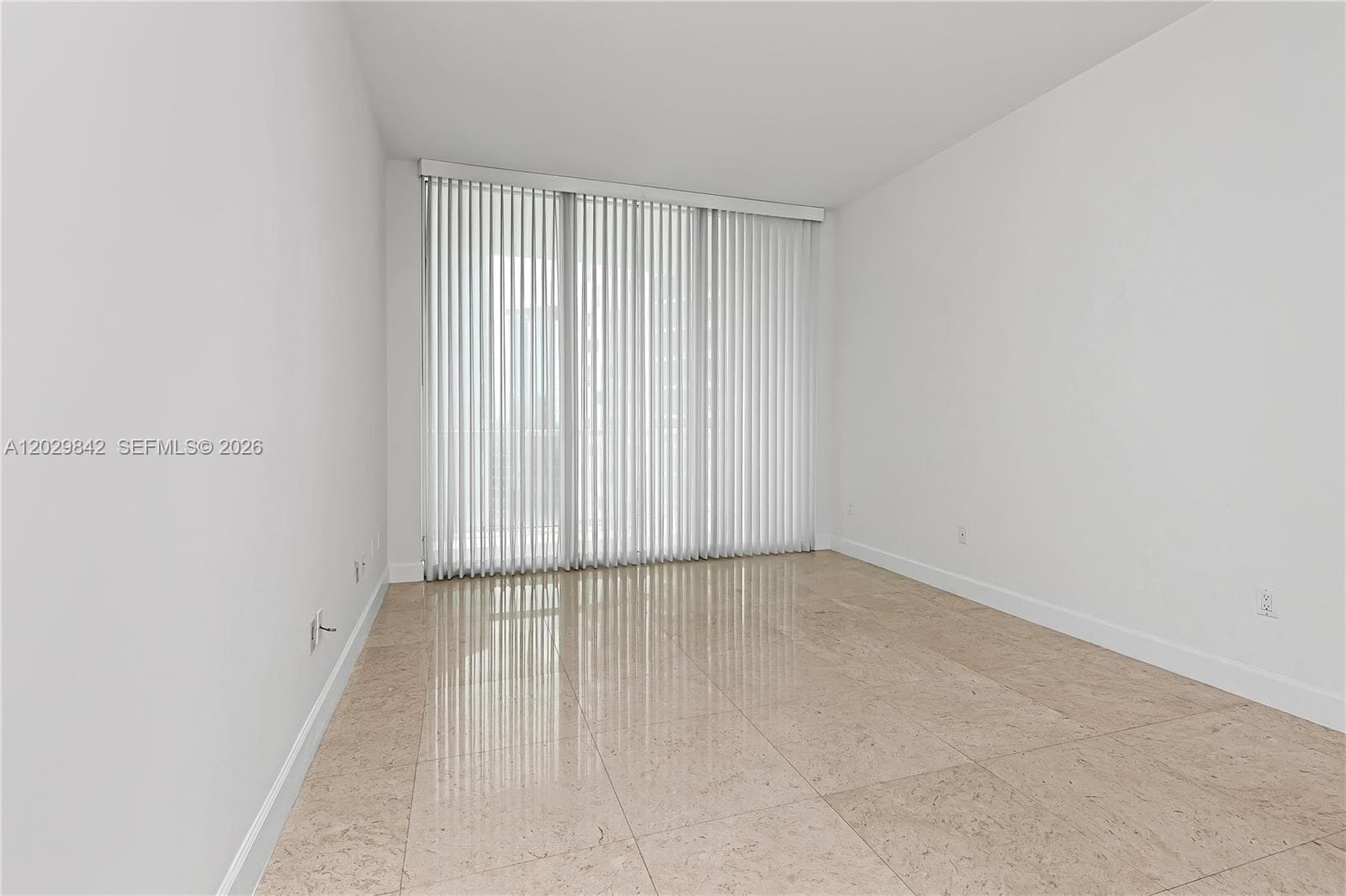218 SE 14th St, Miami FL 33131 — 19