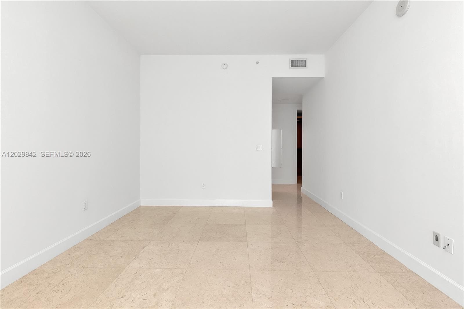 218 SE 14th St, Miami FL 33131 — 21