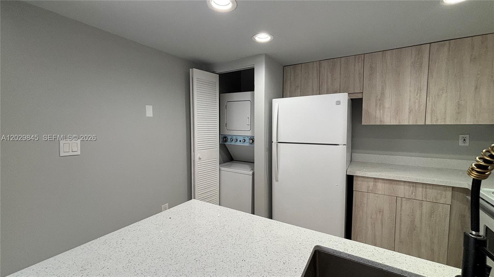 10303 NW 9th St Cir # 16, Miami FL 33172 — 9