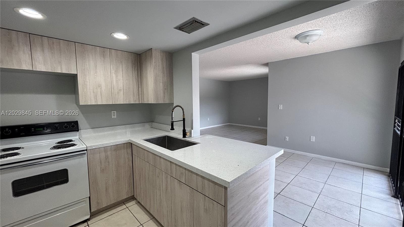 10303 NW 9th St Cir # 16, Miami FL 33172 — 8