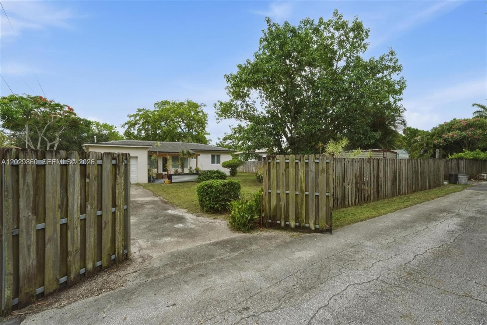 14 NE 108th St, Miami Shores FL 33161 — 20
