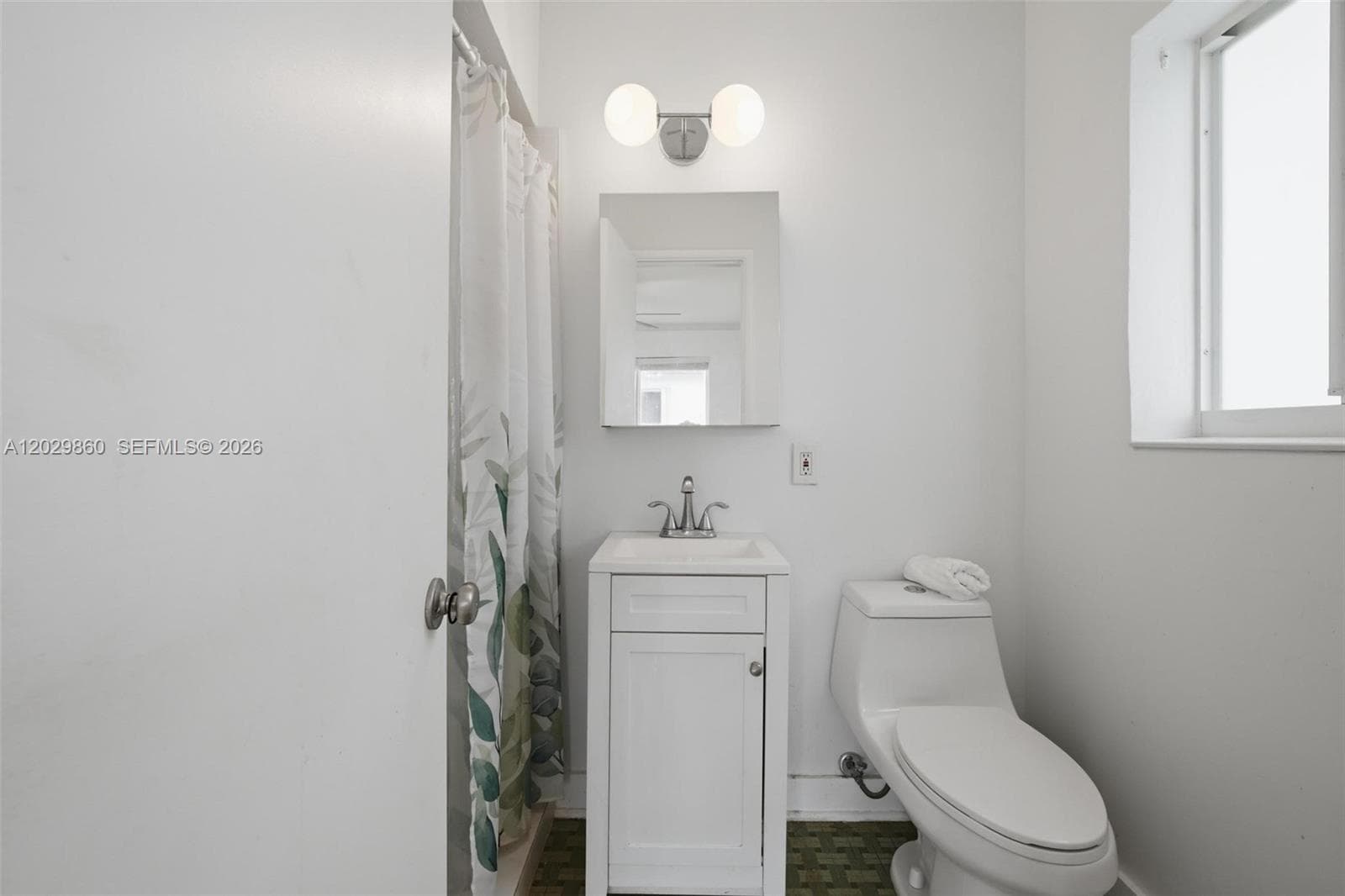 14 NE 108th St, Miami Shores FL 33161 — 15