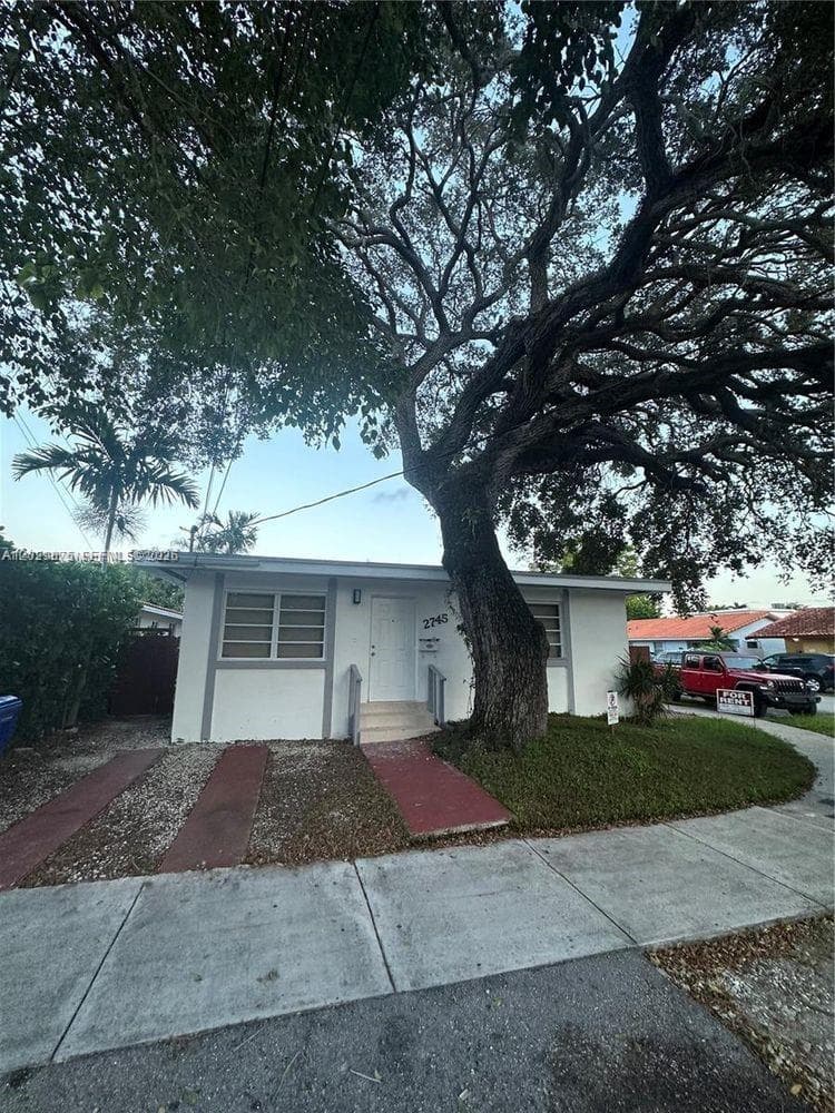 2745 SW 34th Ave # 2, Miami FL 33133 — 4