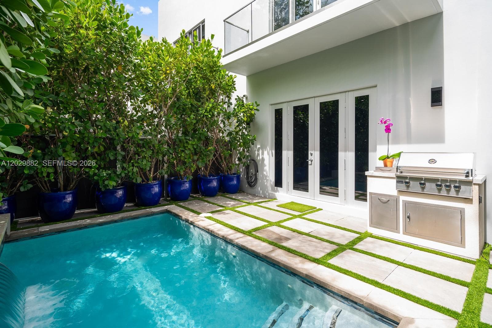 3073 Carter St, Miami FL 33133 — 20