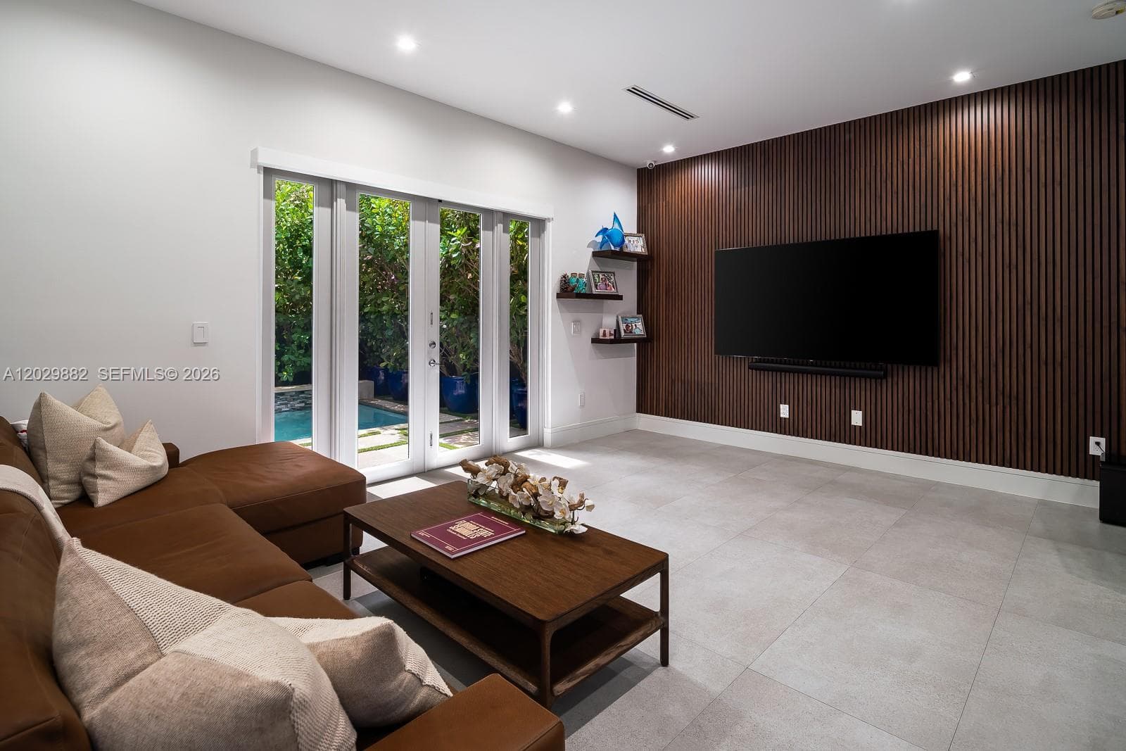 3073 Carter St, Miami FL 33133 — 9