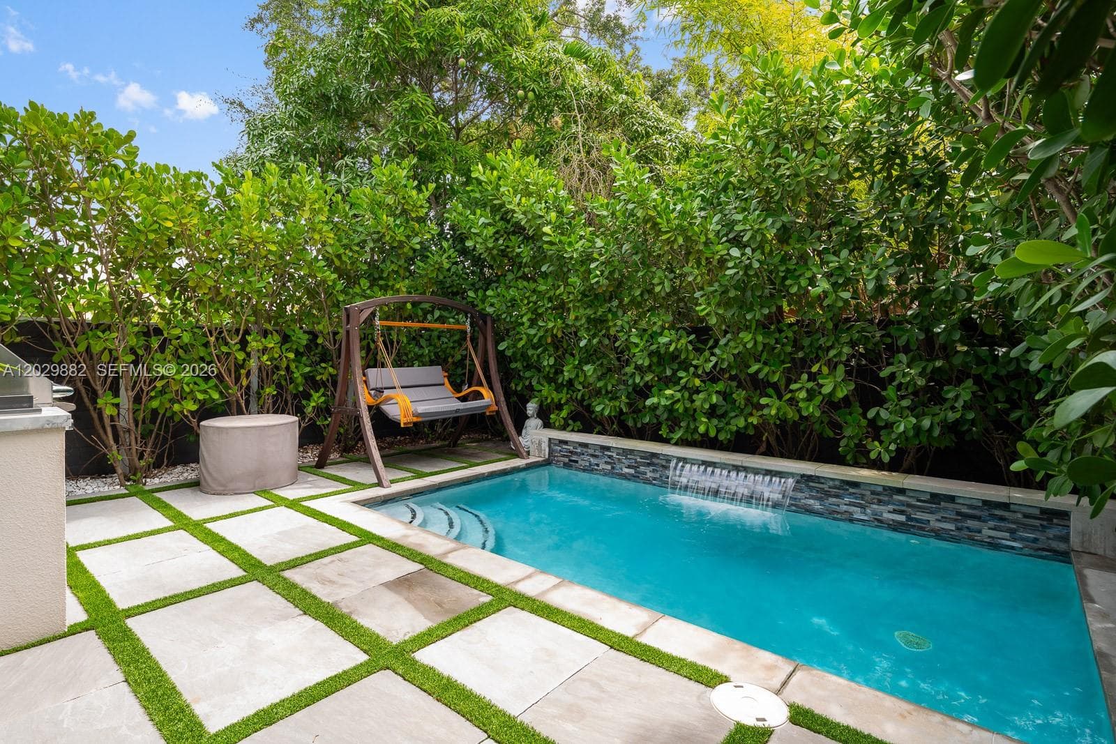 3073 Carter St, Miami FL 33133 — 21