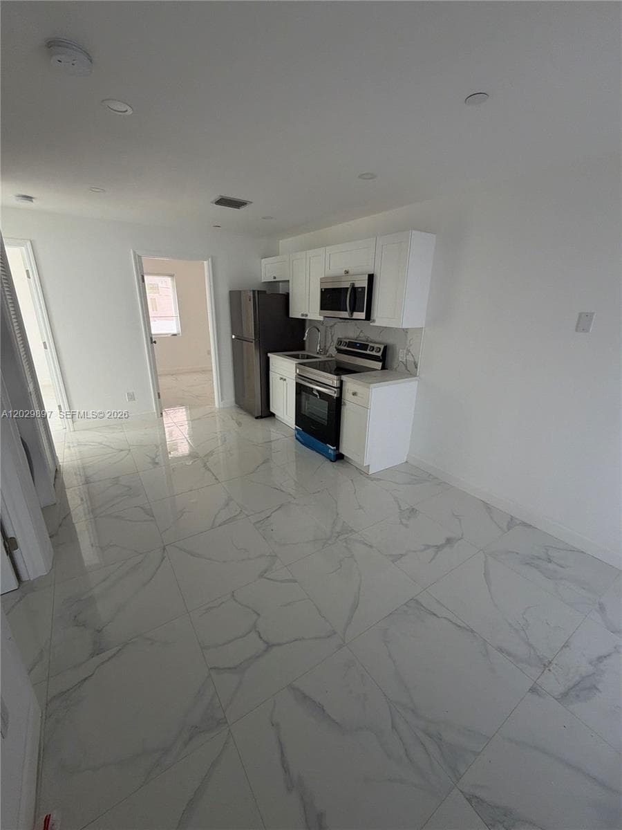 729 SW 3rd St # 4, Miami FL 33130 — 3